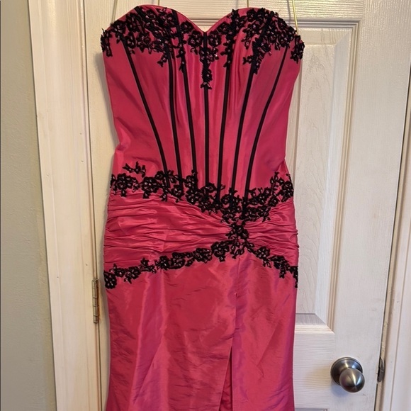 Pink Strapless Gown with Sweetheart Neckline - Picture 2 of 14